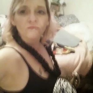 Meet your Posher, Lora